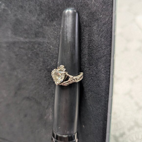 Ring - Picture 3 of 4